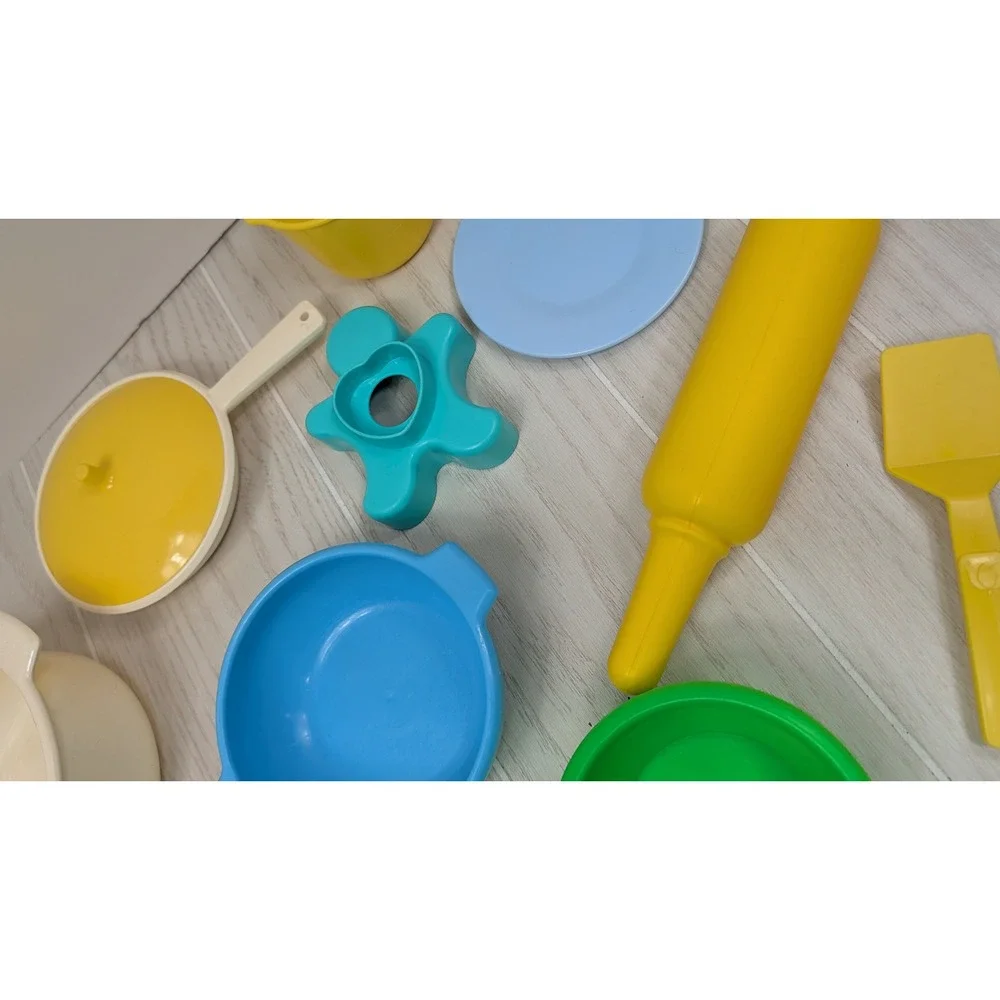 Little tikes vintage dishes pot pan bowls plates cookie cutter pitcher lot